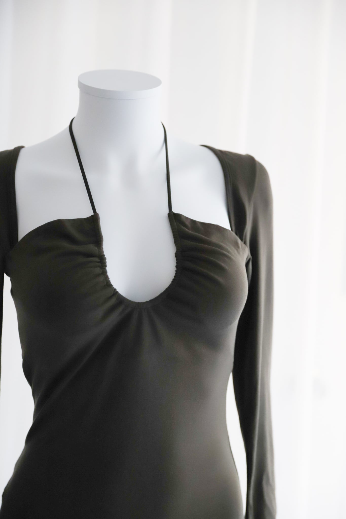 ホルターネックトップス（パッド付） | GEMINItale