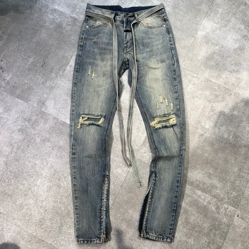 DESTROYED DENIM
