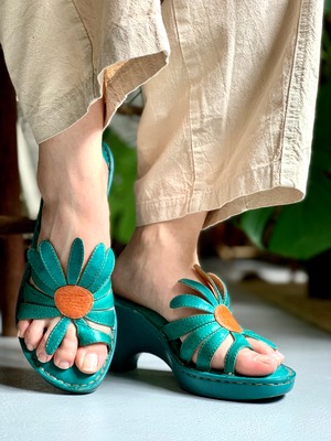 “flower leather heel sandal” “Born”