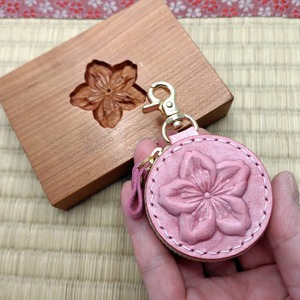 桃の花の小物入れ（アラスカベリー　裏面：青海波）