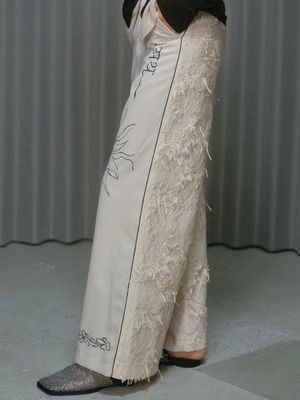 THINGS THAT MATTER　シングスザットマター  / PRE-SENT WIDE PANTS