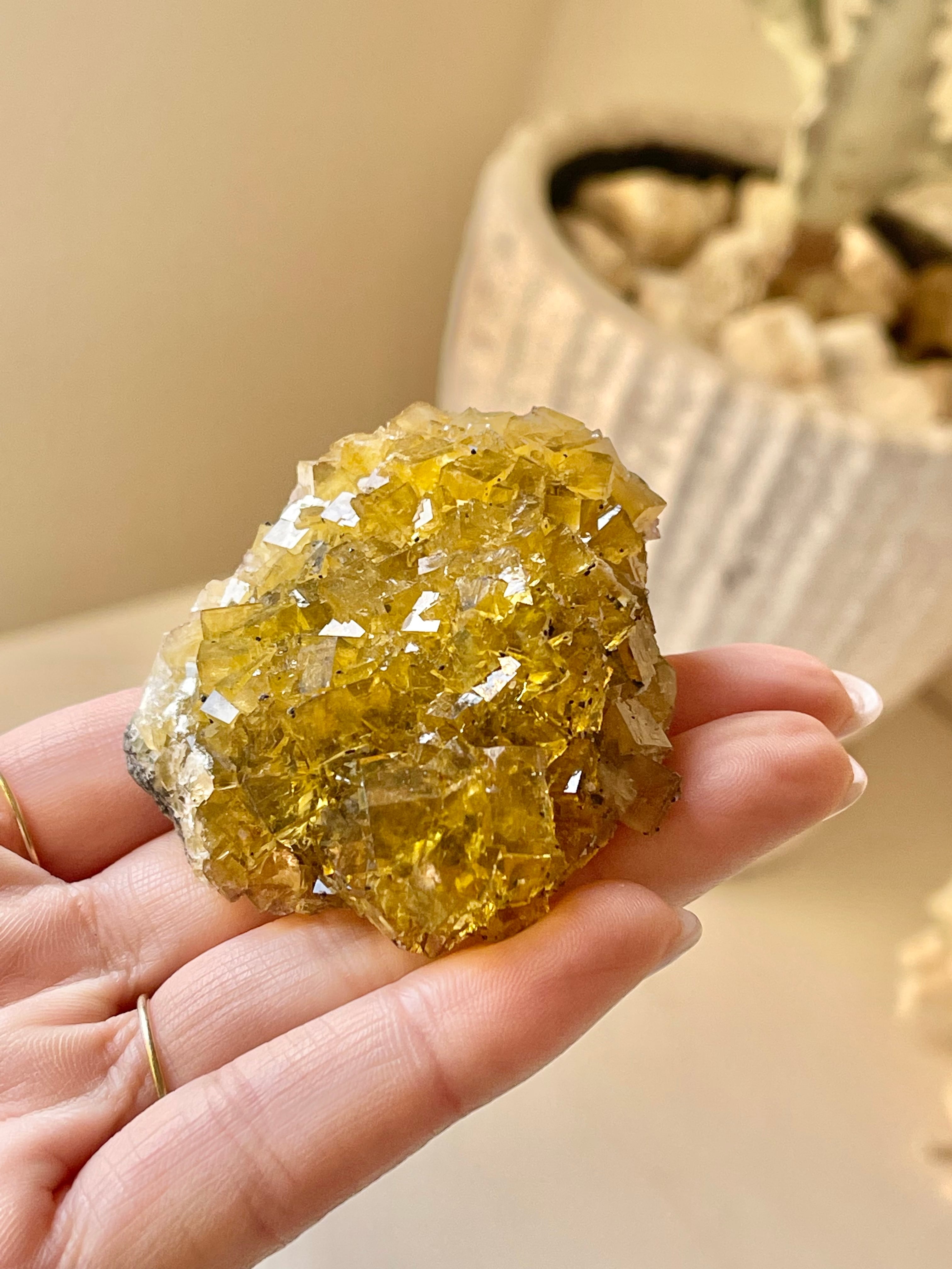 スペイン　アストゥリアス産　イエローフローライト