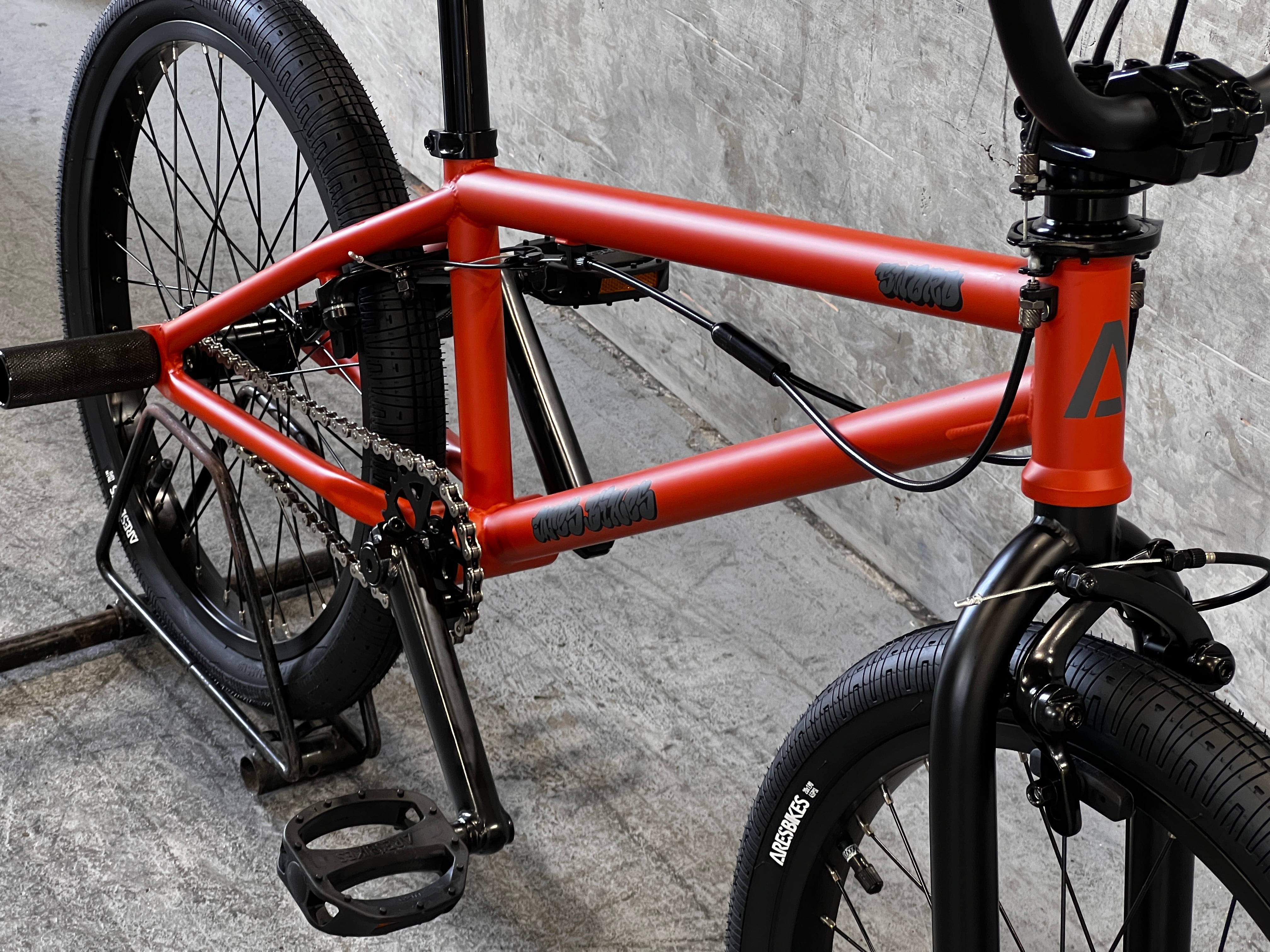 BMX 点てる ARESBIKES SWORD BMX 点てる ARESBIKES SWORD