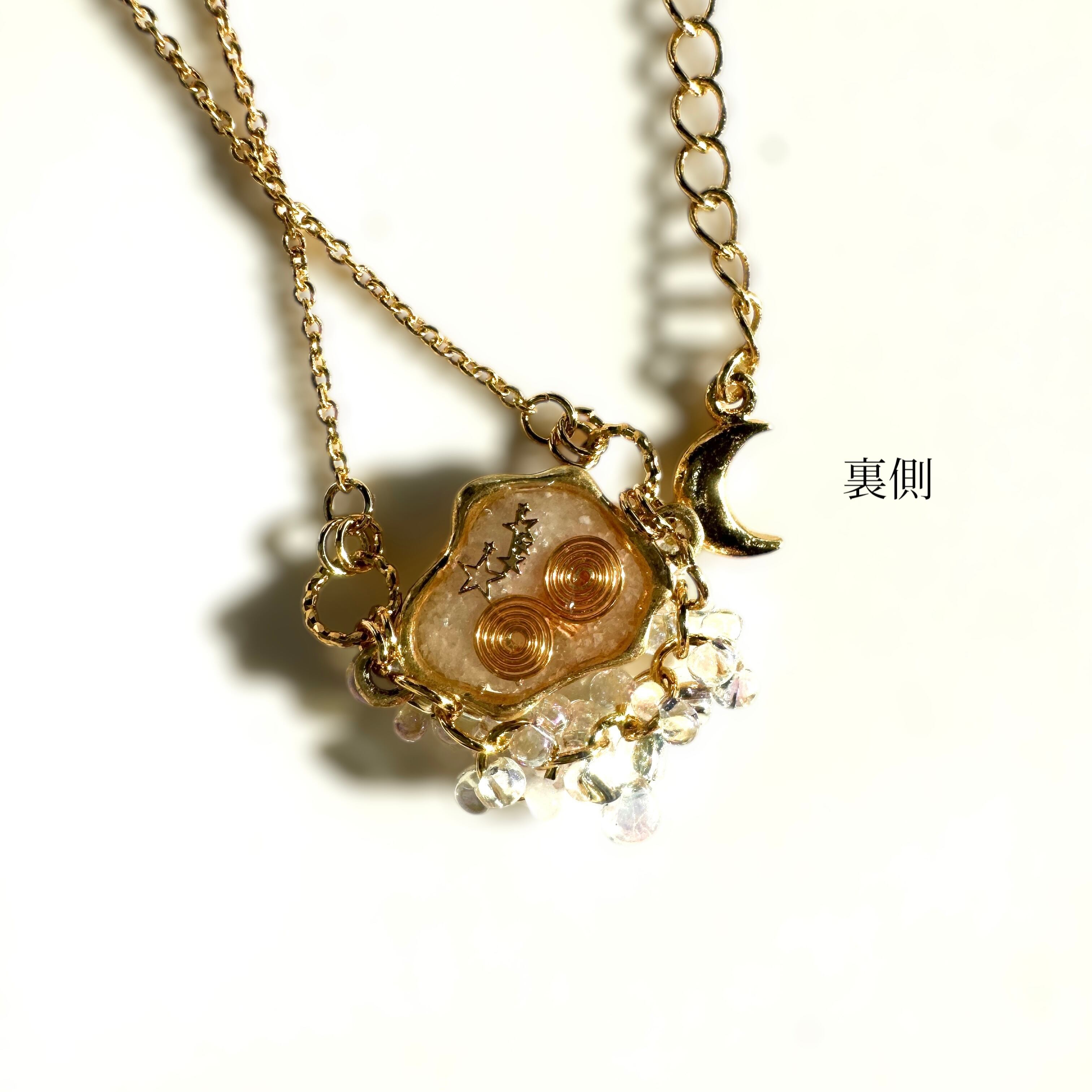 感情を溶かして浄化するお月様／オルゴナイト アクセサリー