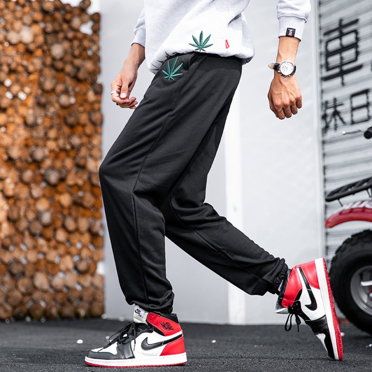 Gray スウェットパンツ 葉 刺繍 ワンポイント セットアップ ストリート 海外ファッション ラップ Bad Hop Transgenic Gray スウェットパンツ 葉 刺繍 ワンポイント セットアップ ストリート 海外ファッション ラップ Bad Hop Transgenic