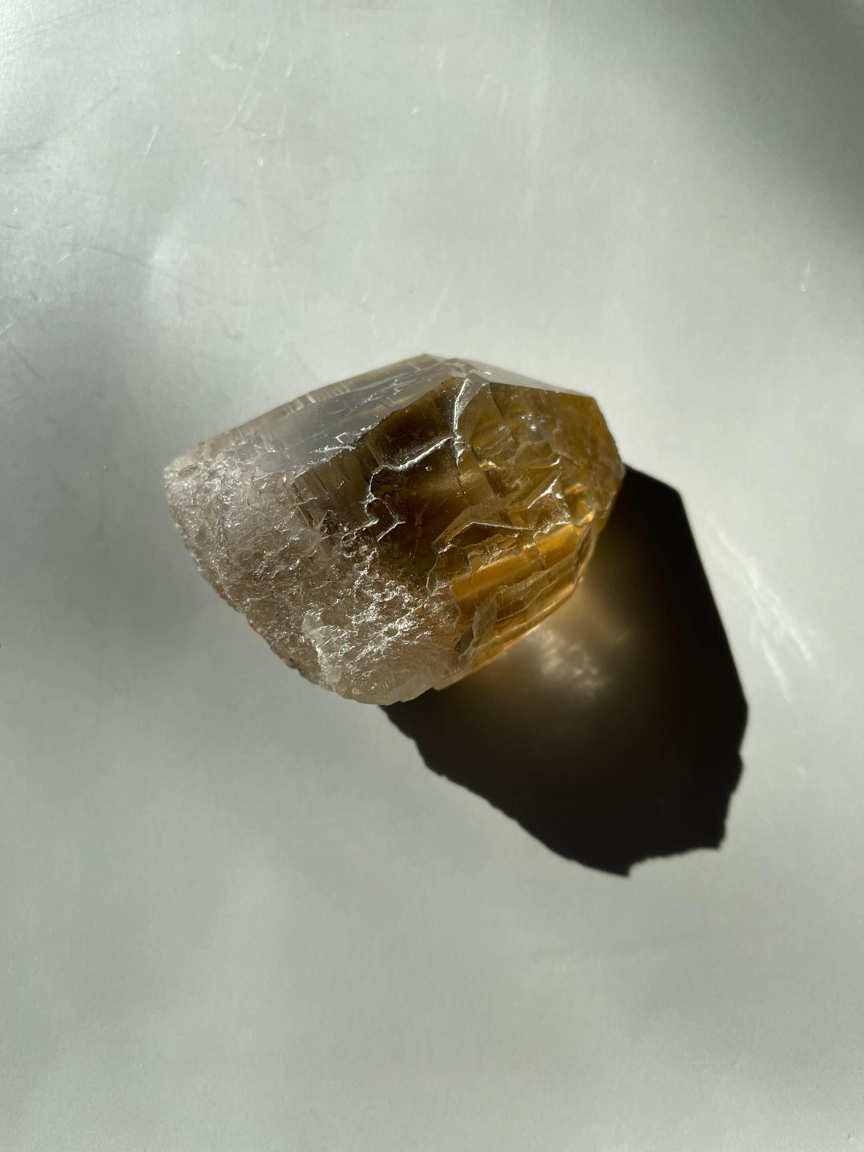 パキスタン　ギルギット　スカルドゥ産　スモーキークォーツ　セルフフィード　カテドラル