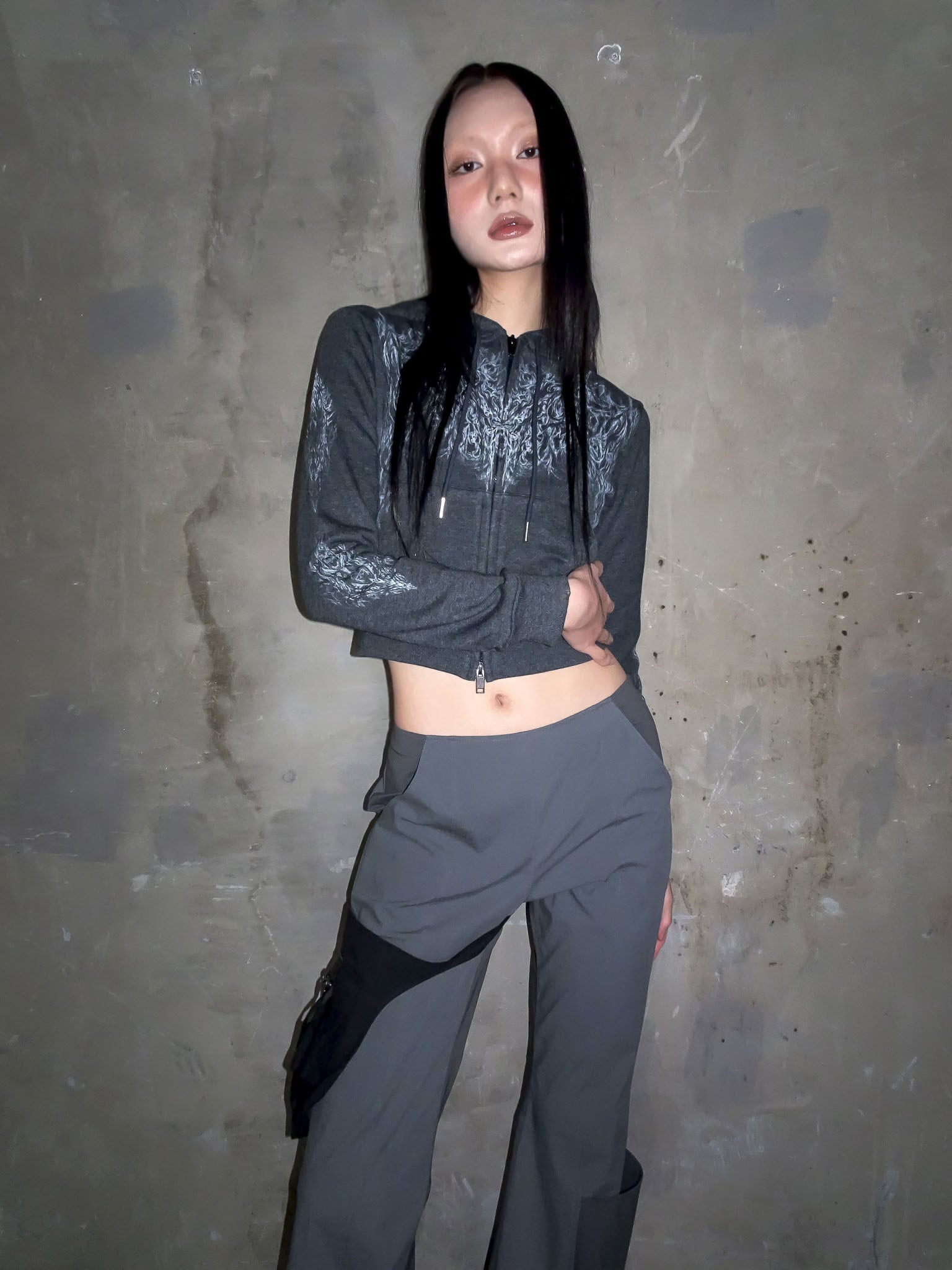 hug your skin] Skully cropped hoodie zip-up (Melange black) 正規品