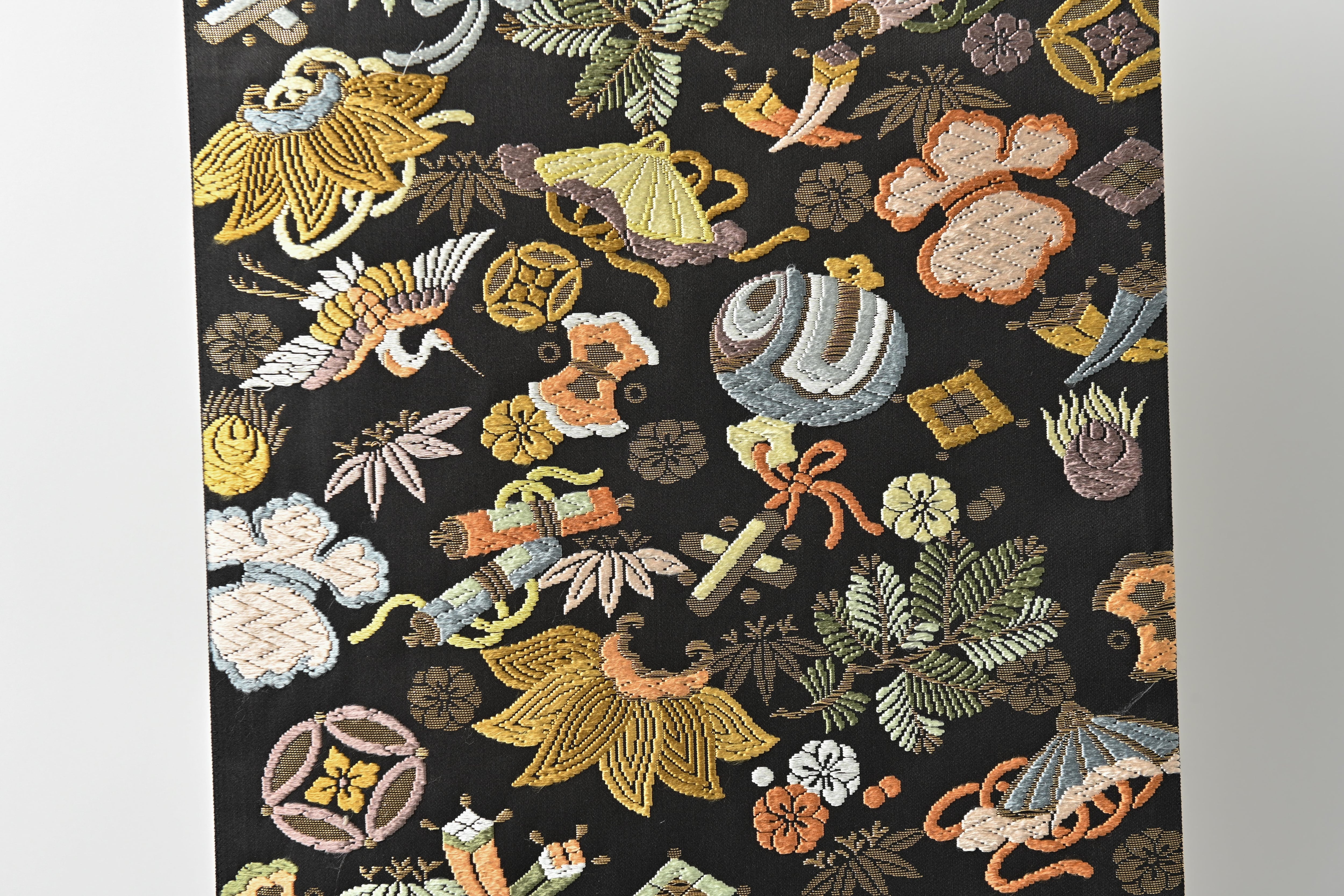 黒地 袋帯 宝尽くし柄 吉祥模様 帯芯入れ仕立て済 ※訪問着、付け下げ