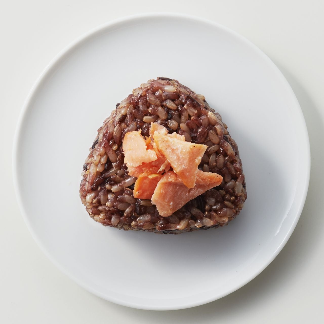 玄米おむすび 紅鮭荒ほぐし 10個入り | 玄米おむすびNei