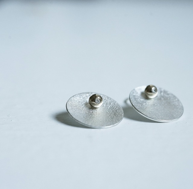 kakeru　（純銀・K18・Diamond）　Pierced　earrings　（スタッズタイプ）