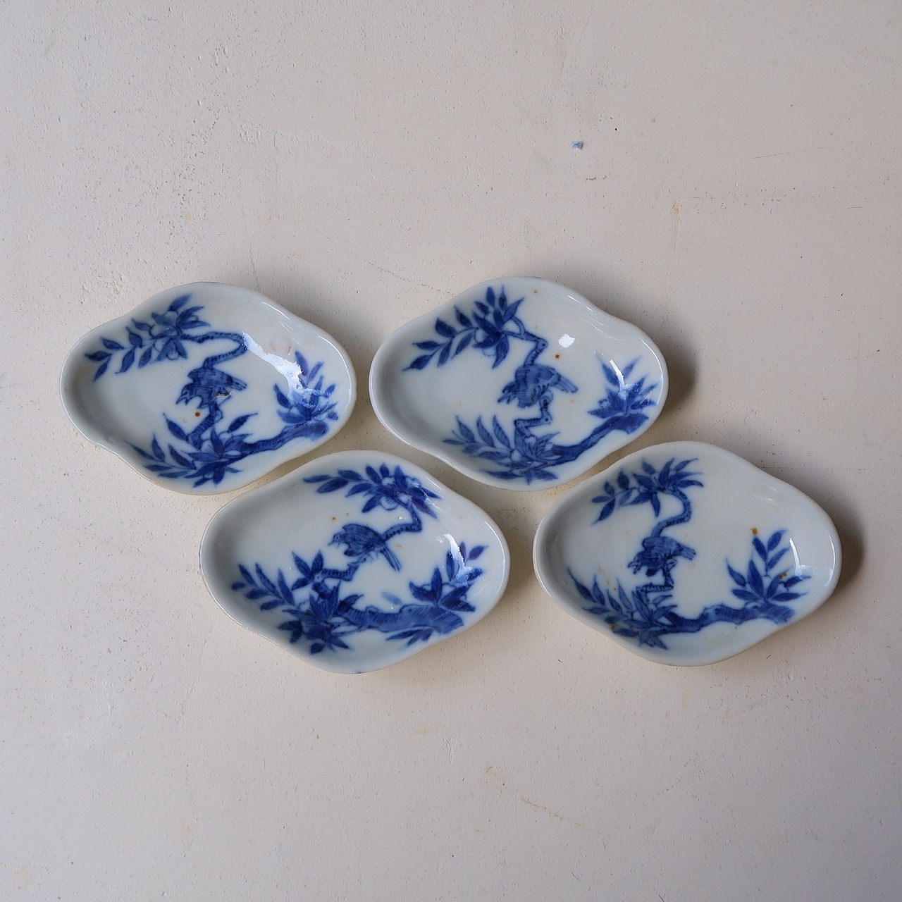 雲のような染付の豆皿