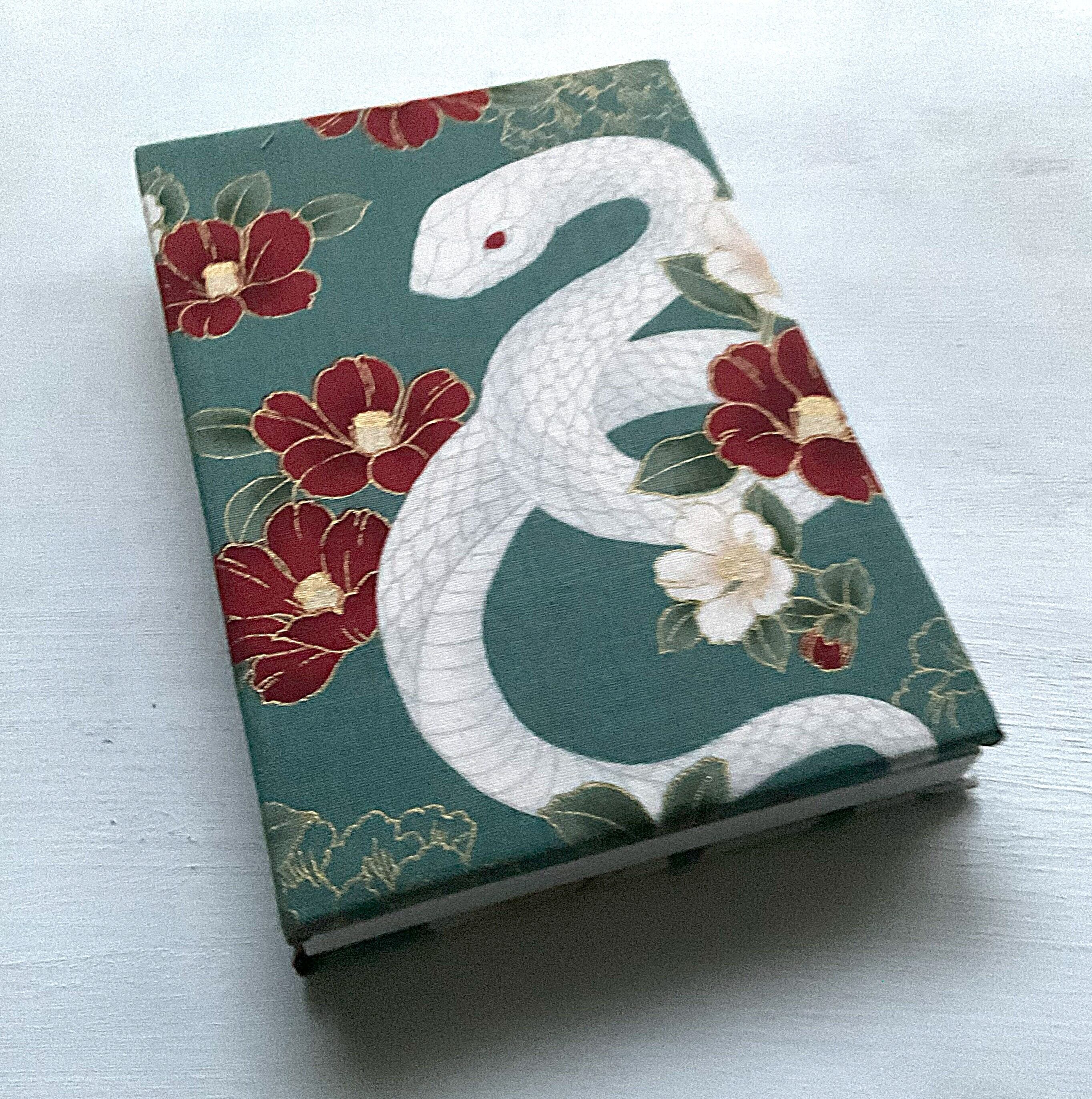 御朱印帳【布×木】「白蛇/翡翠色」小判 | COLUMBOX 【職人一人の街の