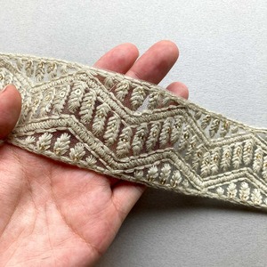 〈最終入荷〉稲穂模様の白刺繍チュールリボン（1mカット）