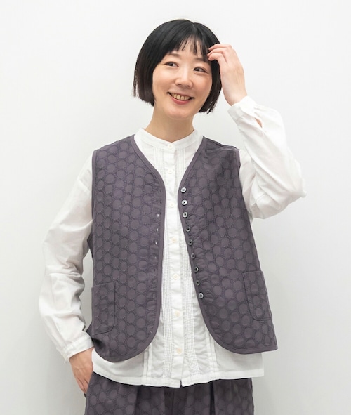 tukuroi by SUN VALLEY ツクロイ / レーヨン 混 綿麻 平織 総柄 刺繍 ベスト