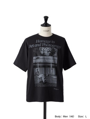 SHORT SLEEVE T-SHIRT / David Hockney, Piscine Royale（Black）