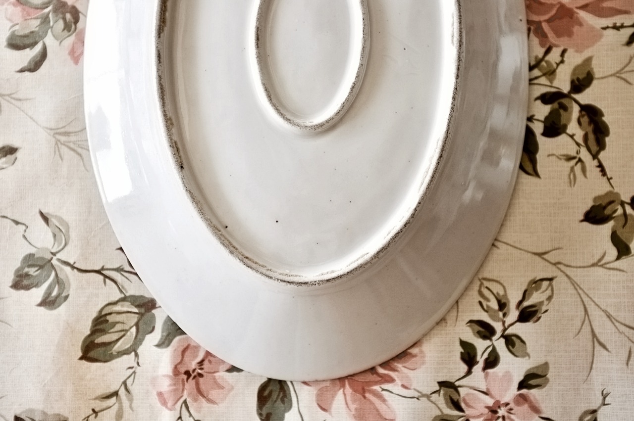 19世紀  フランス 36c おお崇高な白よ！白の集約と重厚なオーバルプレートa アンティーク