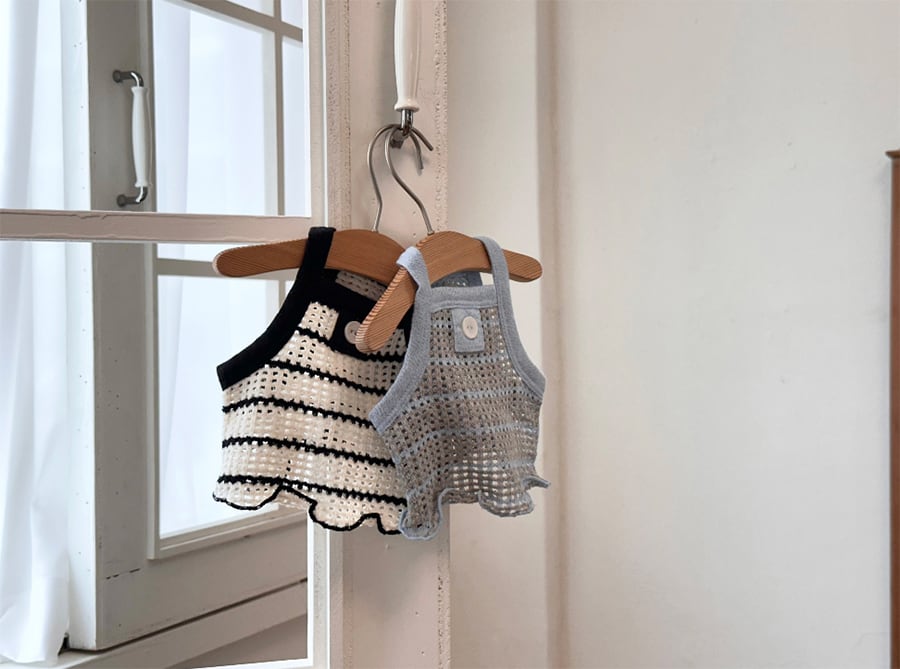 lowell knit crop top XS ~ XL 2color / 犬服 ショート丈 ニット素材 犬 服 夏 ボーダー ストライプ キャミソール 軽量 おぱんつカット タンクトップ 涼しい crop top 薄手 ノースリーブ 可愛い 韓国 ペット服 通気性抜群 犬の服 ドッグウェア 袖なしTシャツ 猫