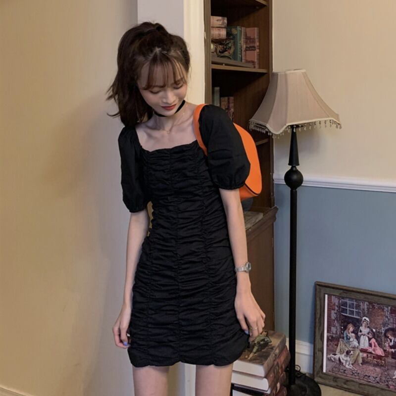 フランスのスクエアカラーレトロパフスリーブドレス女性2020年夏新しいバージョンのウエストスリミングプリーツリトルブラックドレス 1号婦人81065563050