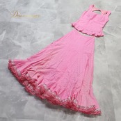 フラメンコ 衣装 ツーピース セットアップ 上下セット ピンク系 トップス ブラウス ファルダ スカート 刺繍 ノースリーブ 袖なし かわいい 明るい ダンス衣装 イベント ステージ 華やか 上品