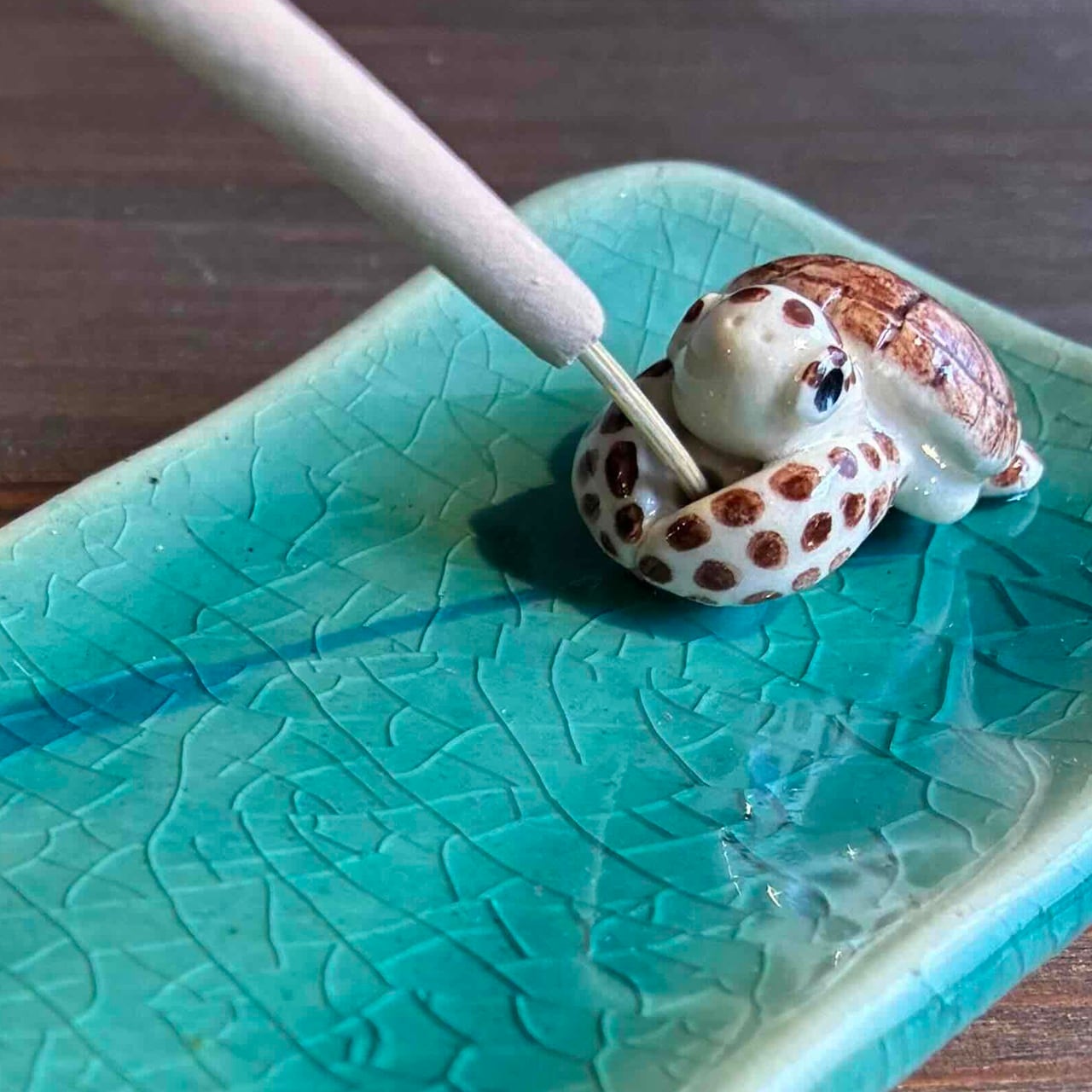 カメのお香立て(海と白い砂浜)