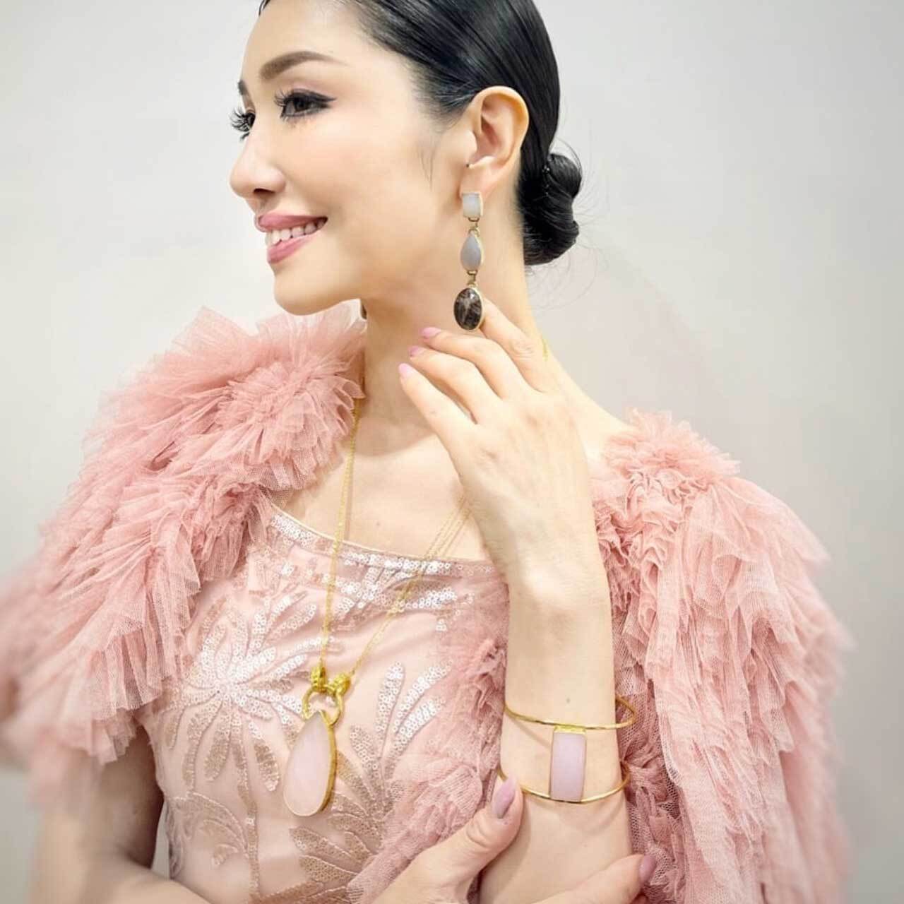 ビッグストーンネックレス