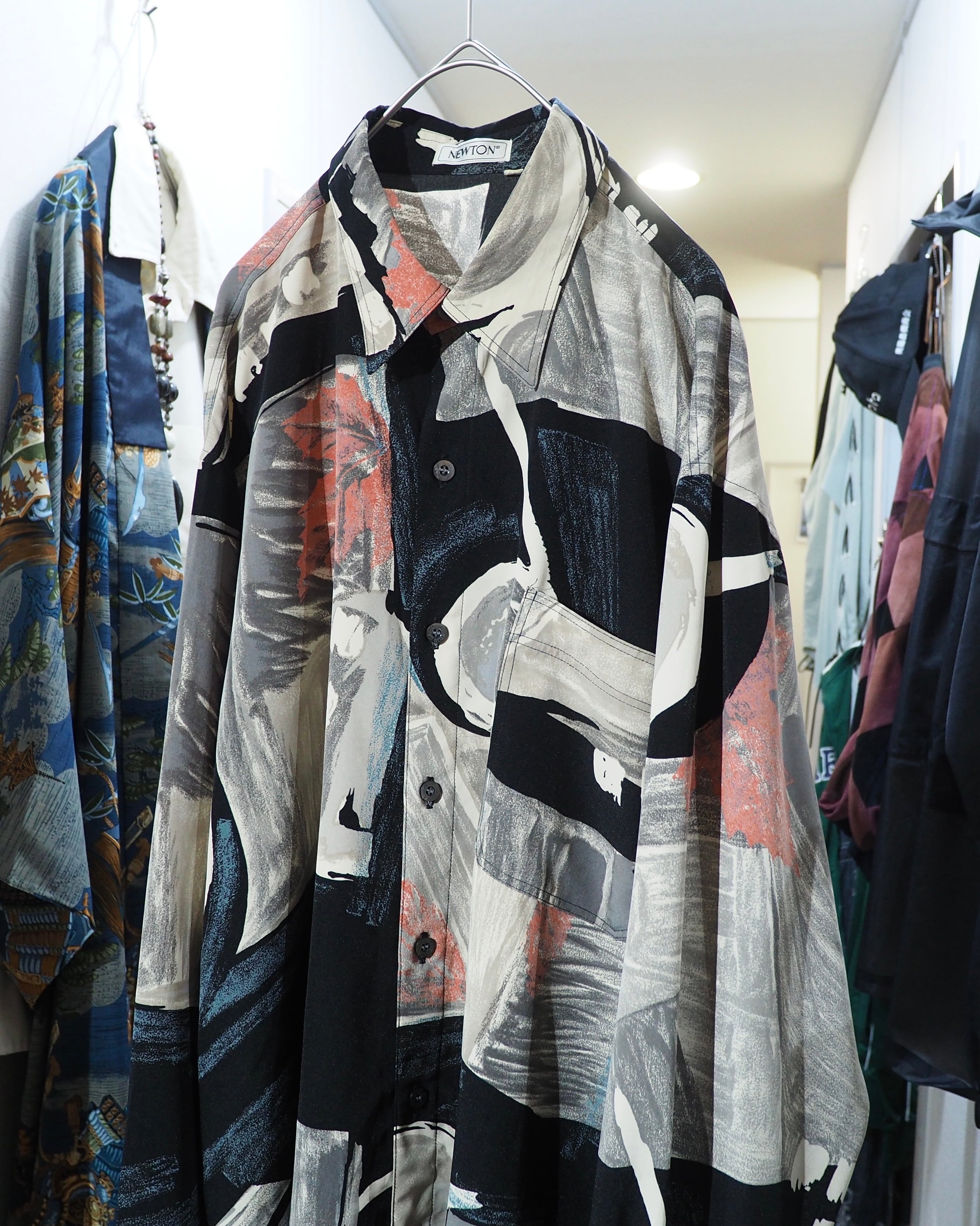 1990s Beautiful abstract Art painting vintage Drape loose shirt
