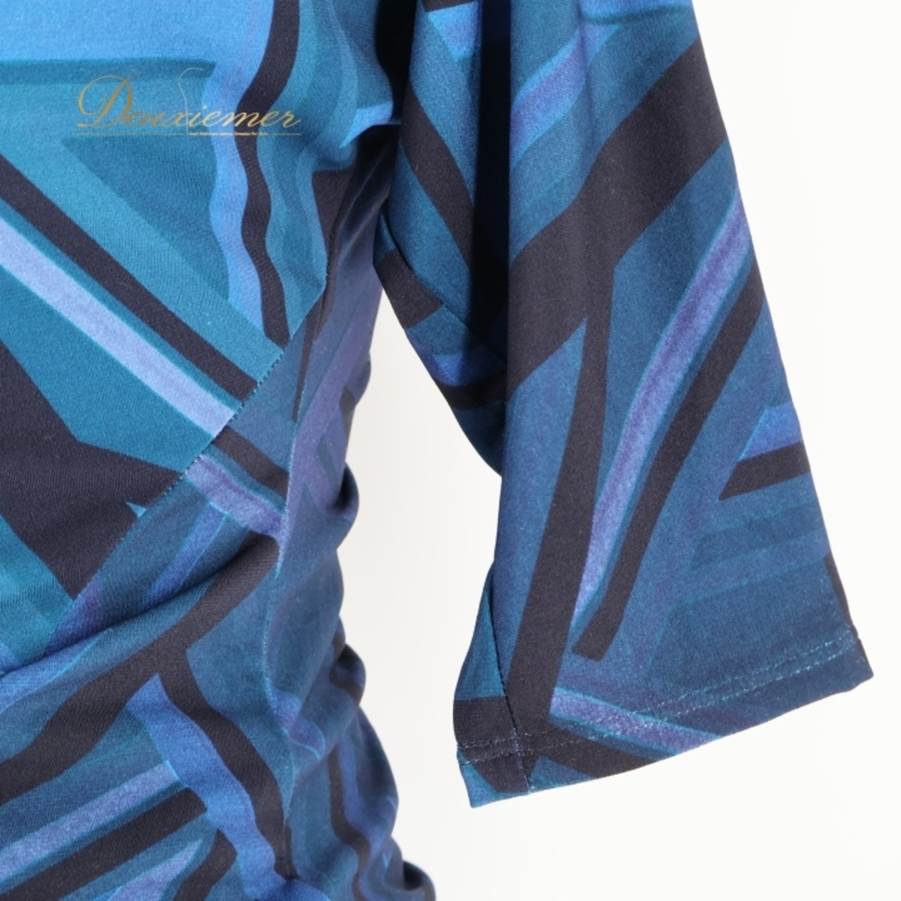 社交ダンス 衣装 チャコット Chacott ツーピース セットアップ 上下セット トップス スカート 青 緑 伸縮 レッスン パーティ 発表会 日本製 グリーン系 ブルー系 ダンスウェア スタイリッシュ 競技用 フォーマル カジュアル 軽量 おしゃれ 美しいデザイン フィット感 伸びる素材 シンプル エレガント 着心地よい レディース 柔らかい素材 落ち着いた色合い 舞台用