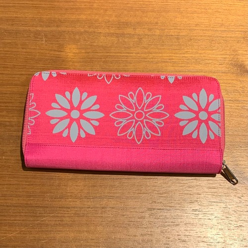 シルク財布　軽い財布　ピンク　夏ファッション　限定財布　SUIREN WALLET カンボジアシルク　シルク　財布
