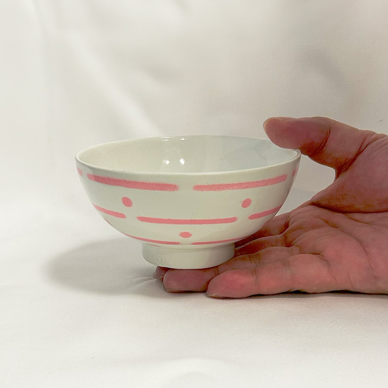 茶碗【ピンク独楽】（ちゃわん・ぴんくどくらく）11.6cmサイズ 割れ