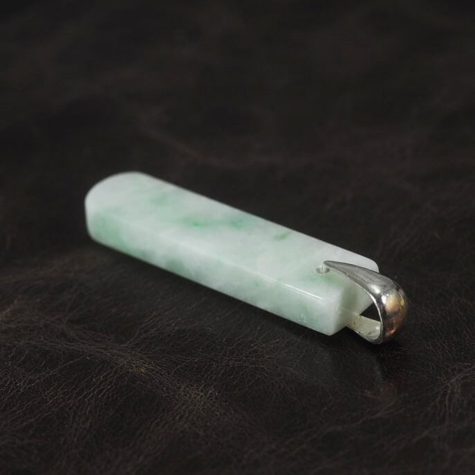 糸魚川翡翠 淡緑 ペンダントトップ 6.2g Itoigawa pale green Jadeite