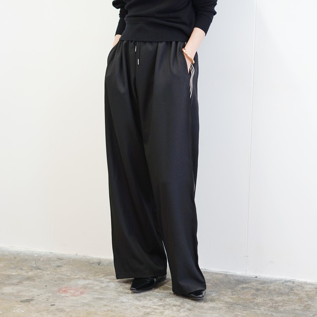 サイドラインパンツ