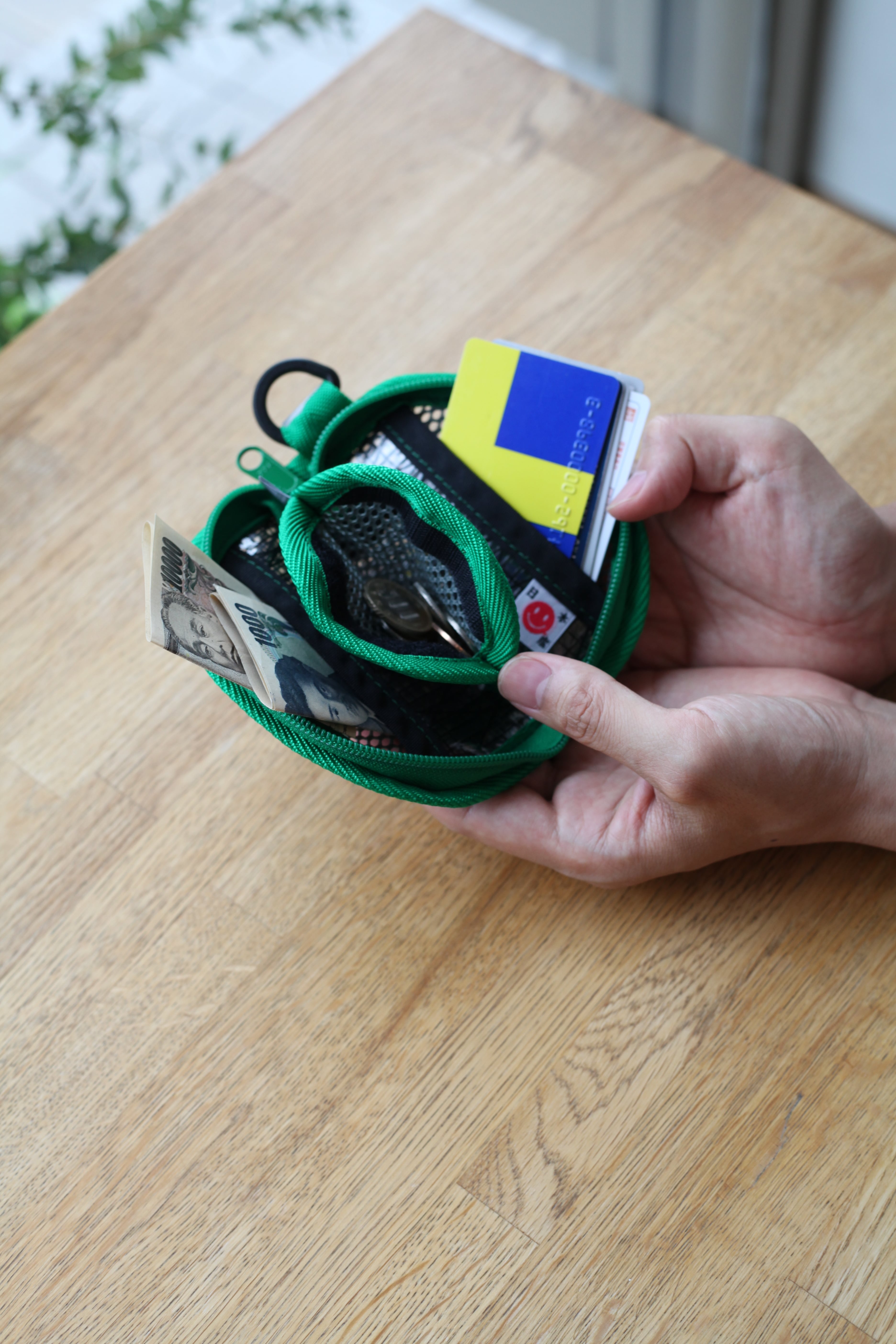 BLUE LUG x YOUNG tacokit wallet -green | young store BLUE LUG x YOUNG tacokit wallet -green | young store