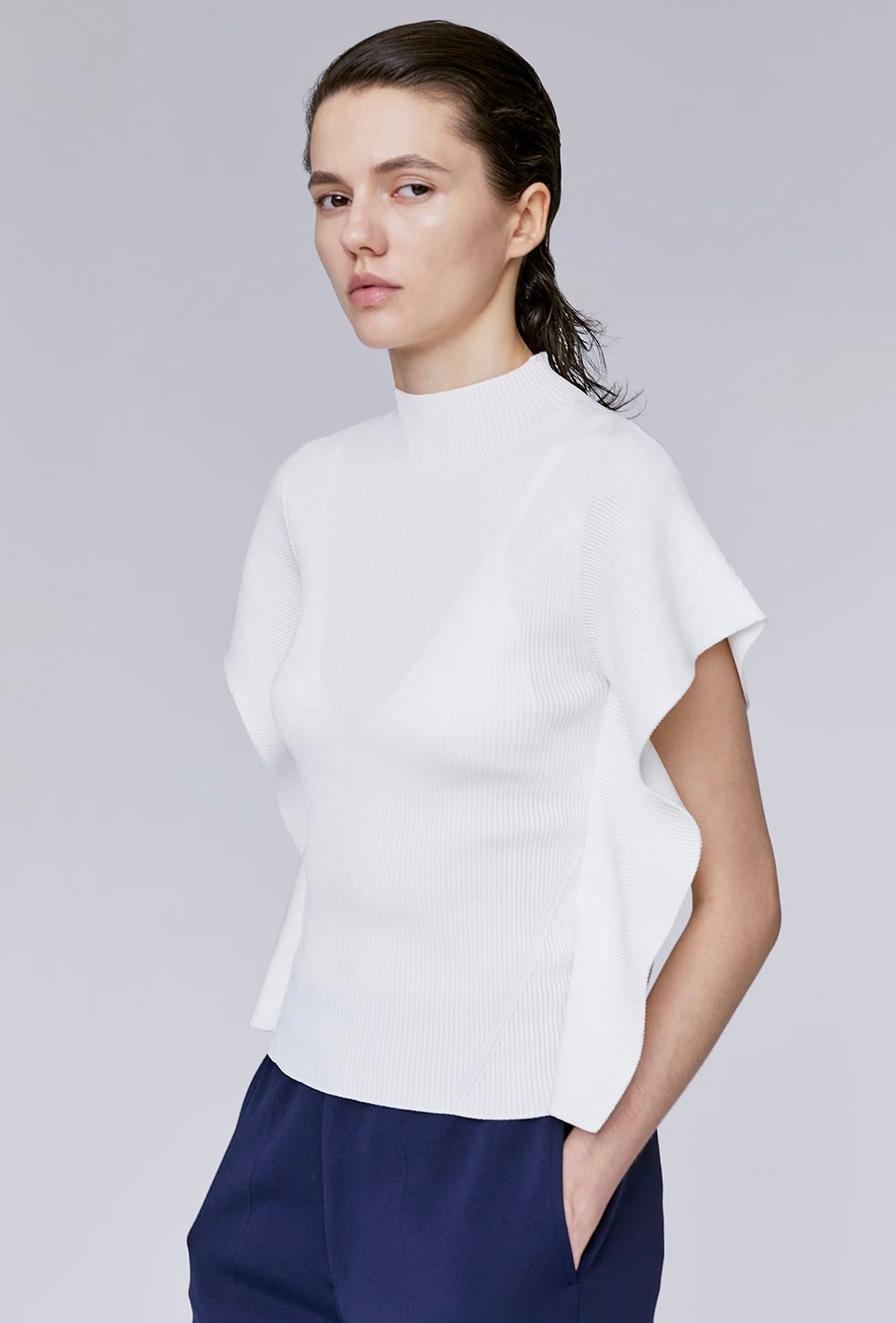 CFCL(シーエフシーエル) PORTRAIT CREASE TOPホワイト CFCL】PORTRAIT CREASE TOP | idealclasse