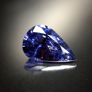 クールでエロティックな美しさ 1.6ct UP 天然 カラーチェンジ サファイア ルース