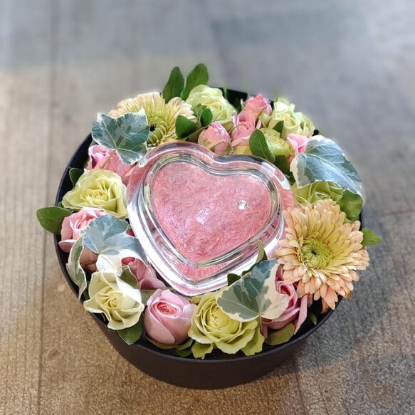 女性への女性への贈り物【名前入りアロマキャンドル】生花のフラワー