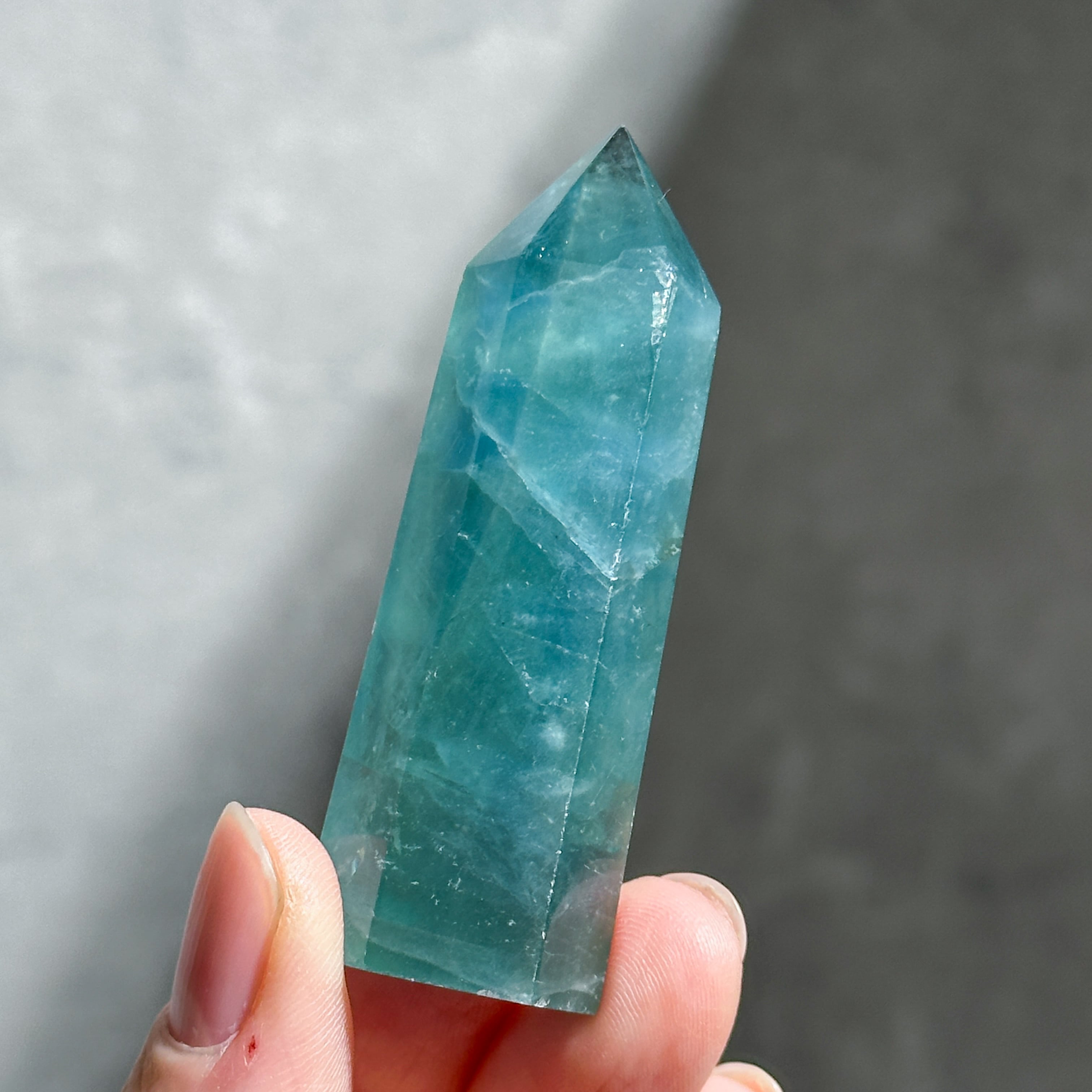 天然石 ブルーグリーンフローライトタワー ① ブルー、グリーンフローライト タワー型22◇ Rainbow Fluorite