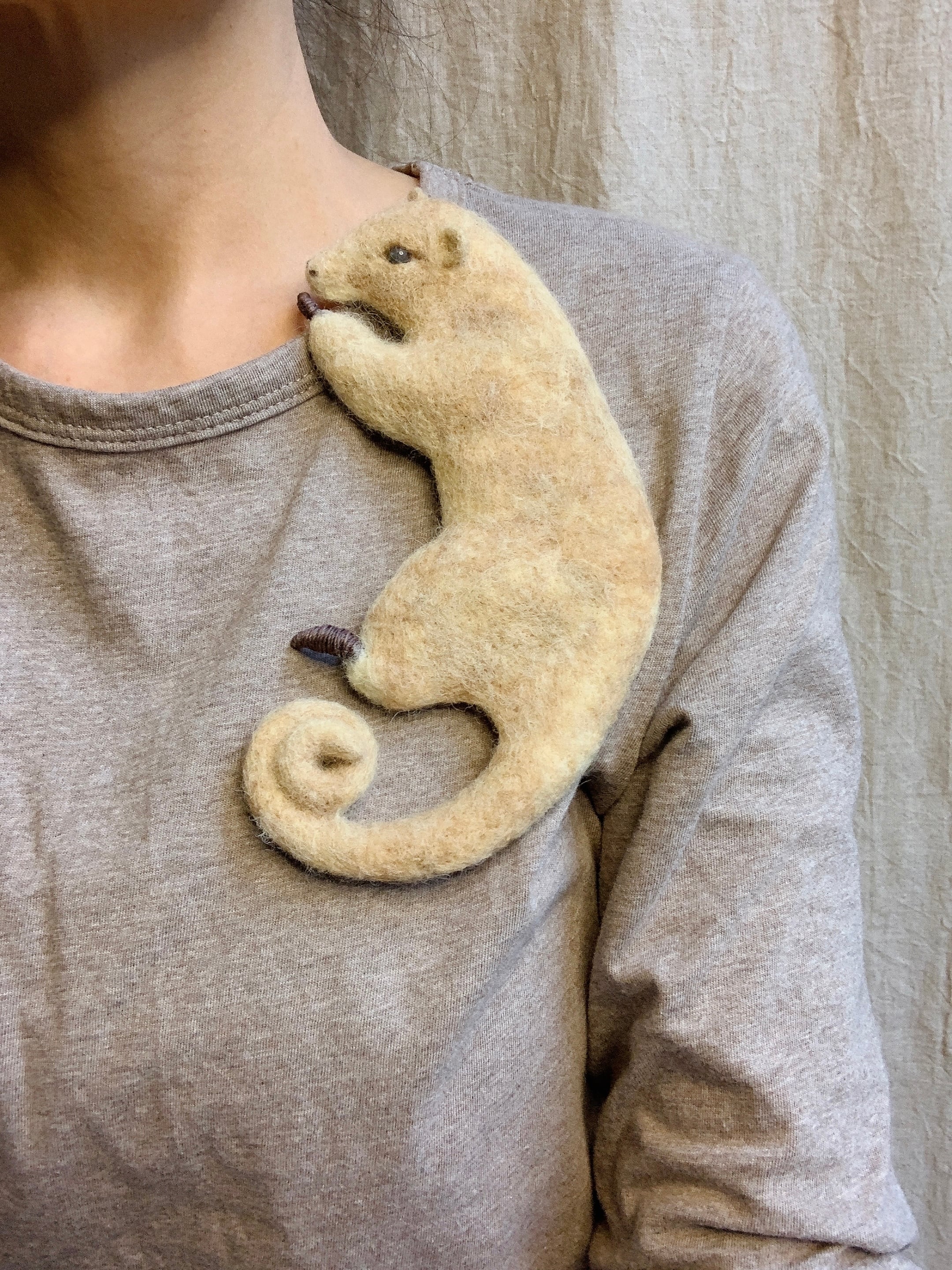 オプション加工　フェルトモチーフ 羊毛フェルト✳︎ヒメアリクイbigブローチ | Pay ID