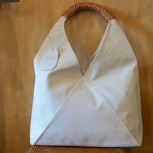 再入荷KAMAROAN(カマロアン)Woven Triangle Bag 58  Ivory
