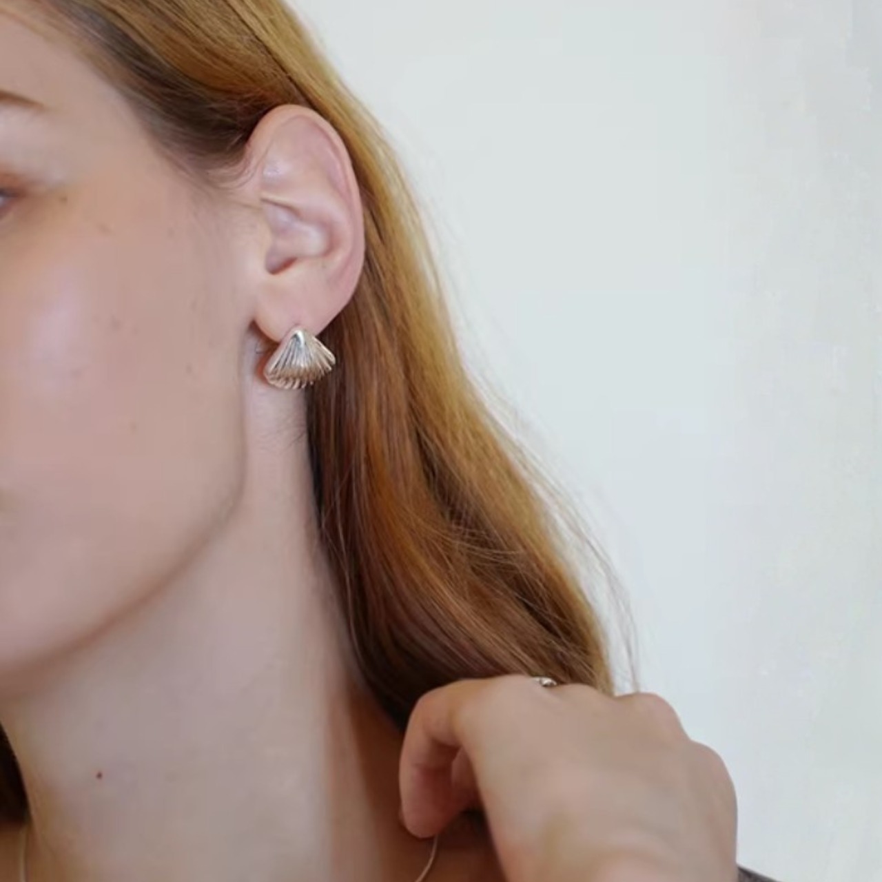 Shell Petit Stud Pierce F0604