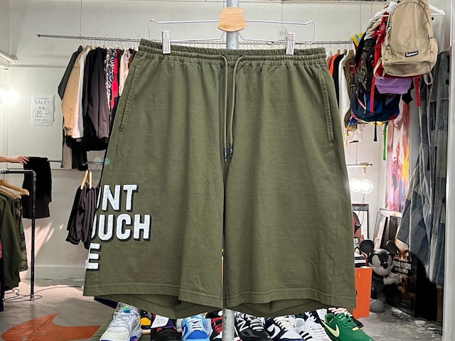 UNDERCOVER DONT TOUCH ME SWEAT SHORT OLIVE 4 UC1B9503 21537