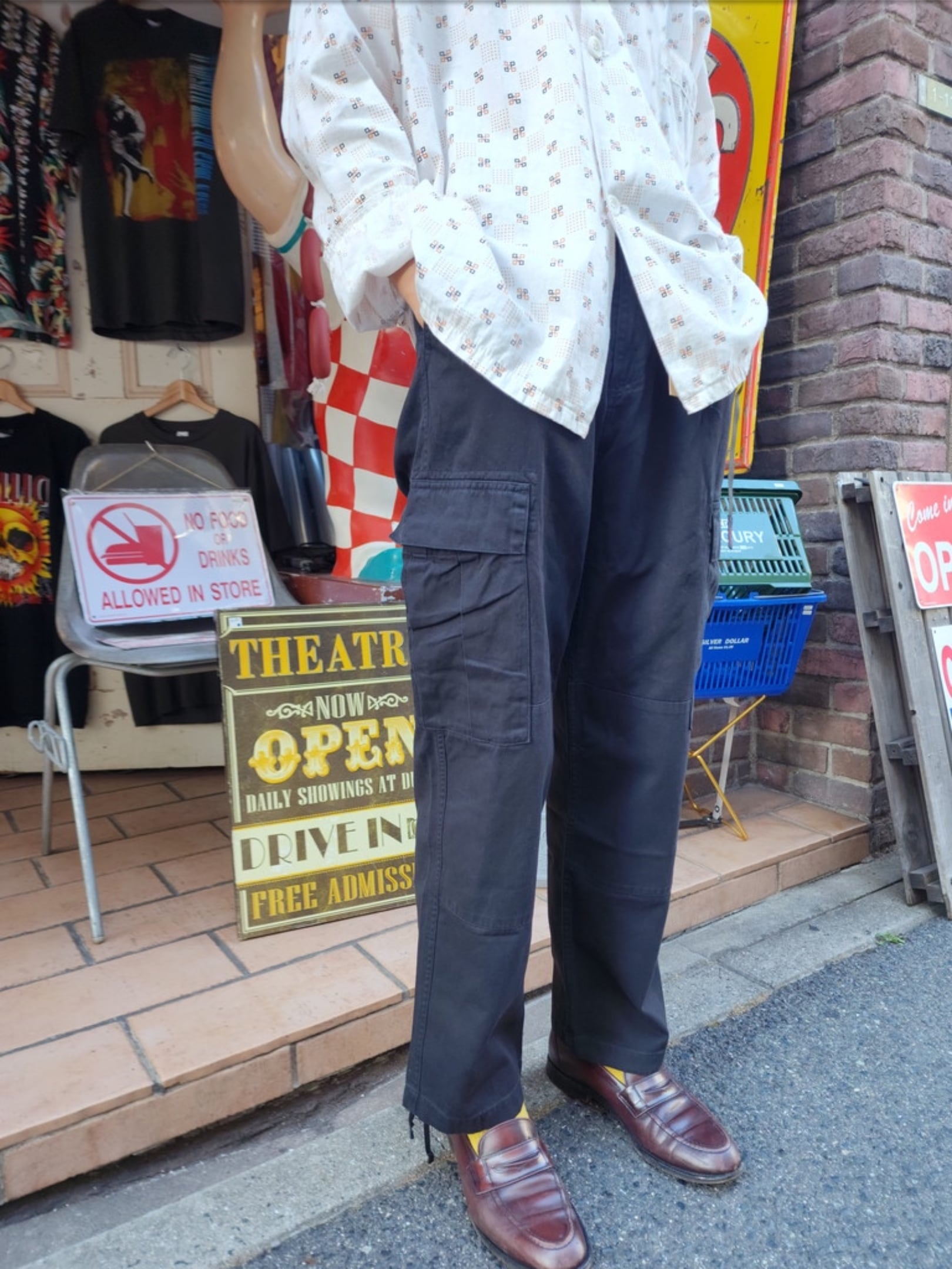 ユッカ レディース カジュアルパンツ ボトムス Pants Military green