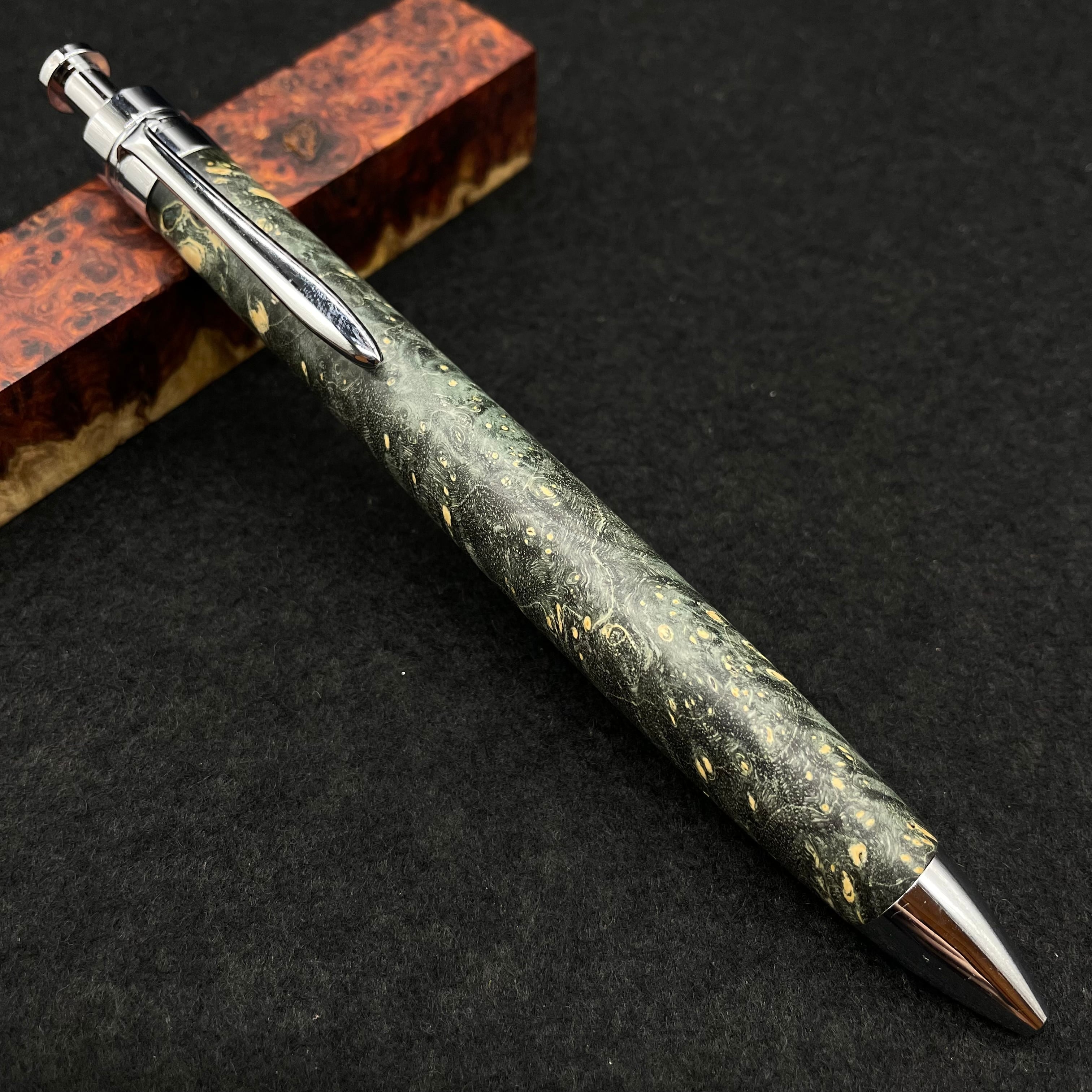 サイアミースローズウッド 極上マイクロカーリー】木軸ペン 三神