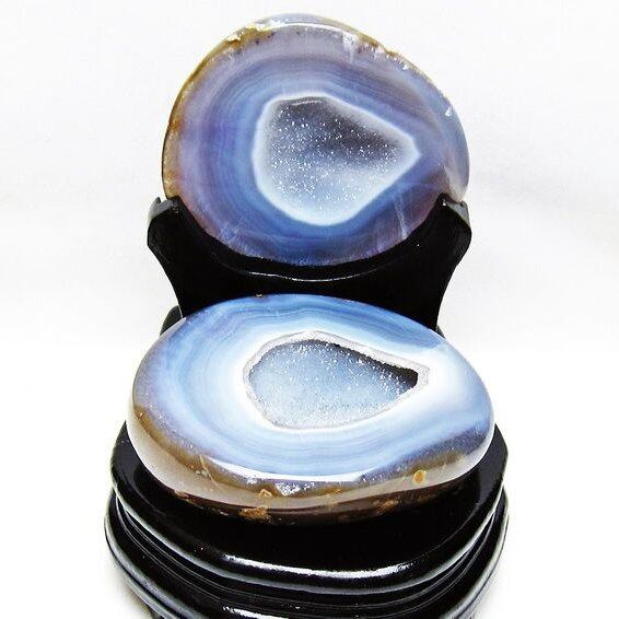 1.2Kg トレジャーメノウ アゲート 台座付属 原石 置物 一点物 175-1416