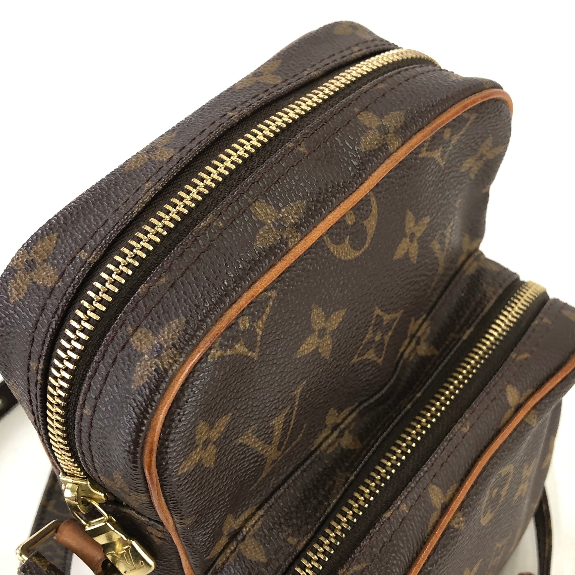 LOUIS VUITTON ルイヴィトン モノグラム M45236 アマゾン ポシェット 
