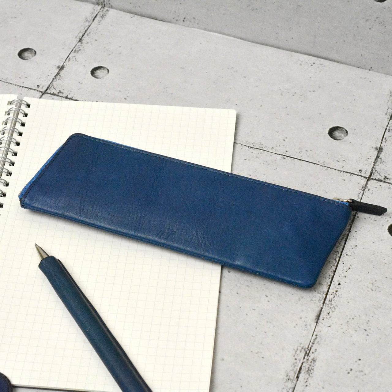 正絹 紅型染 薄藍色×藍色 付け下げ 仕付け糸付き 未使用 namino-oto_a19042902_1.jpg