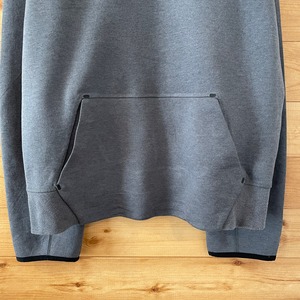 【NIKE】ナイキ Tech Fleece Crew スウェット トレーナー クルーネック ワンポイント ロゴ Sサイズ us古着