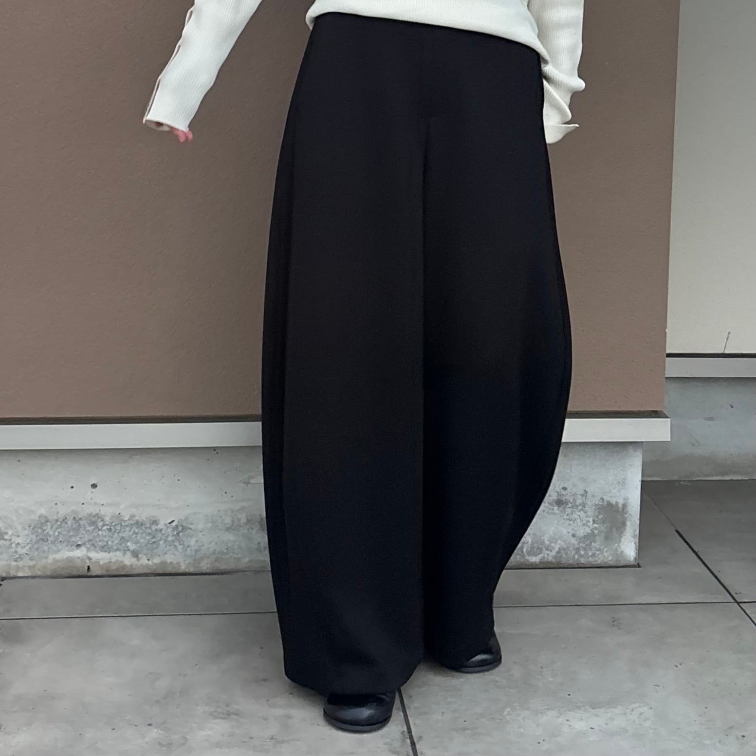 【 CYNICAL 】ダンボールニットカーブパンツ