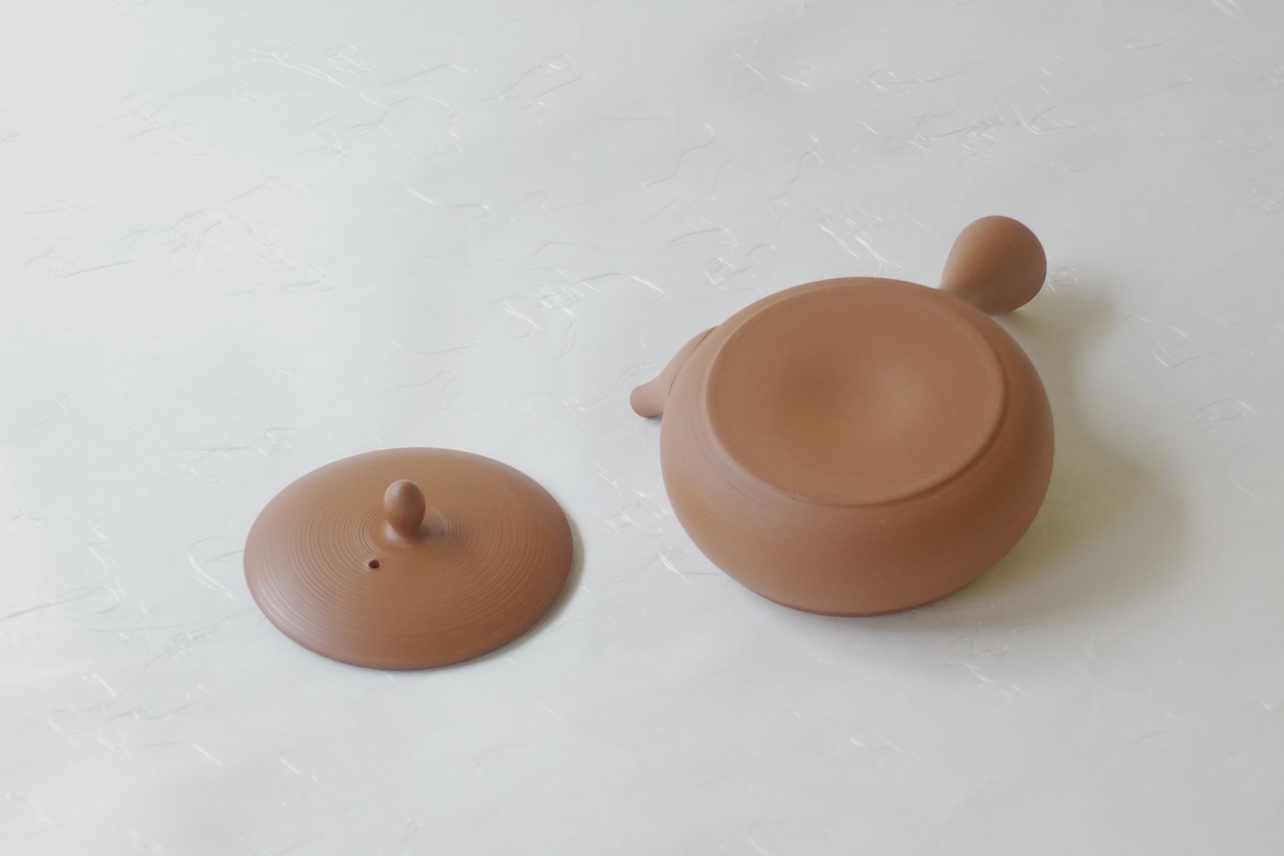 常滑焼の伝統工芸士が作った究極の極平型急須 千段 朱泥 200cc