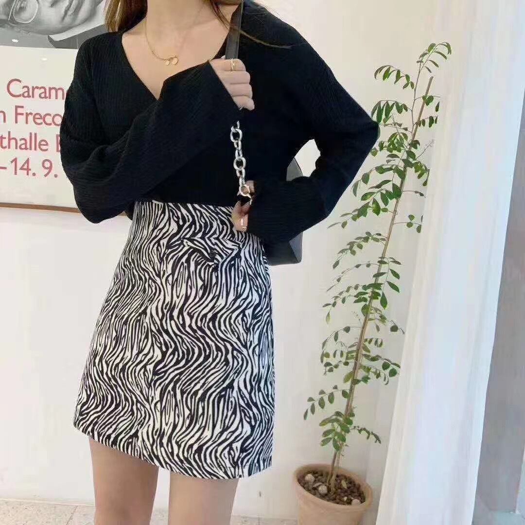 ゼブラ柄ミニタイトスカート