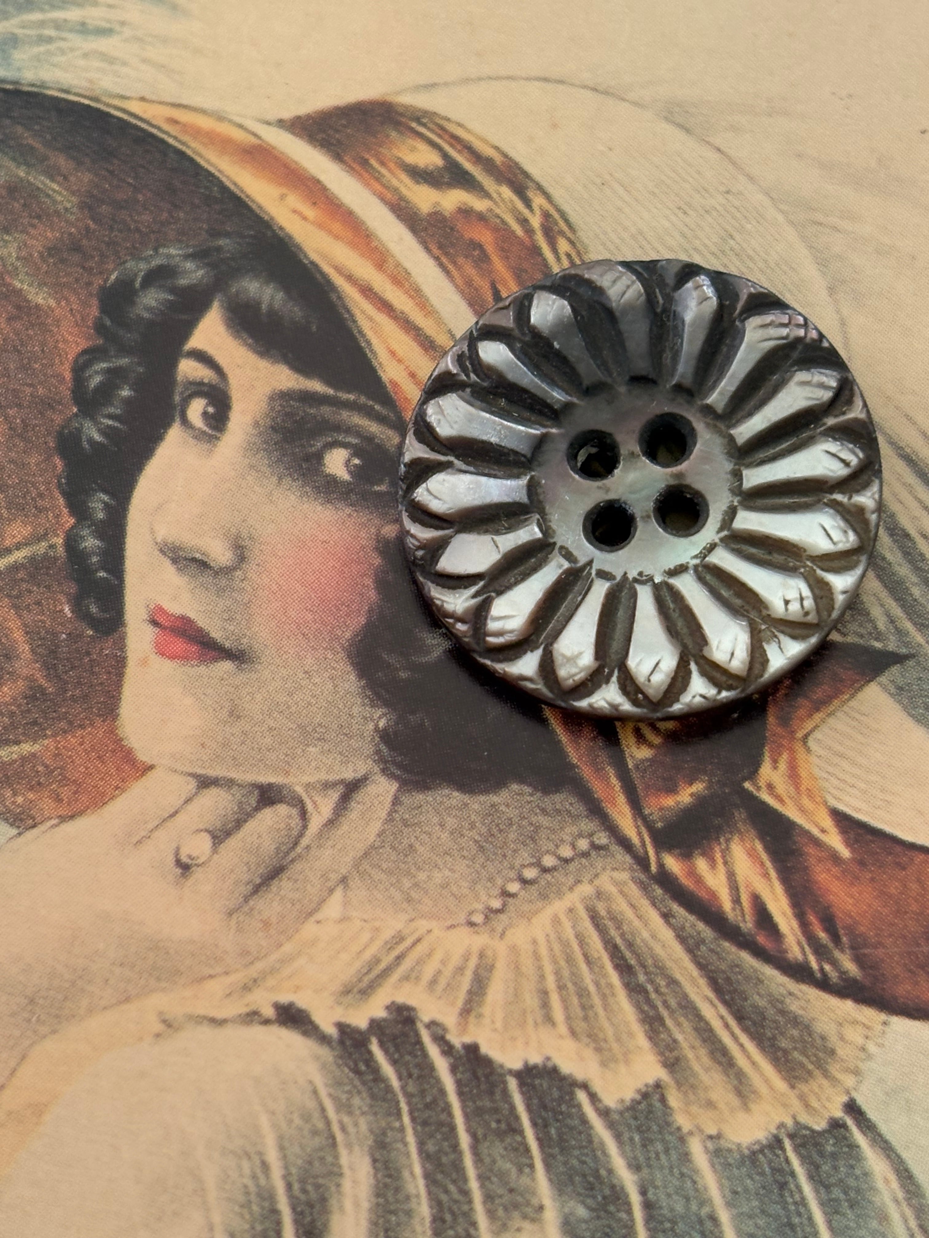 25mm フランス Vintage ヴィンテージボタン シェル フラワー アクセサリーパーツ デコレーション材